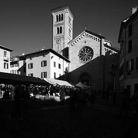 Monti Lägenhet Brunate